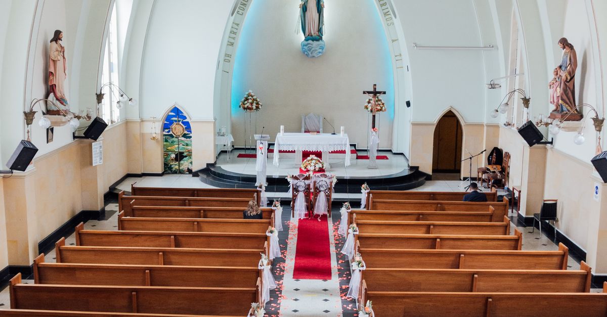The Charm of Retro Aesthetics in Coffs Harbour Weddings