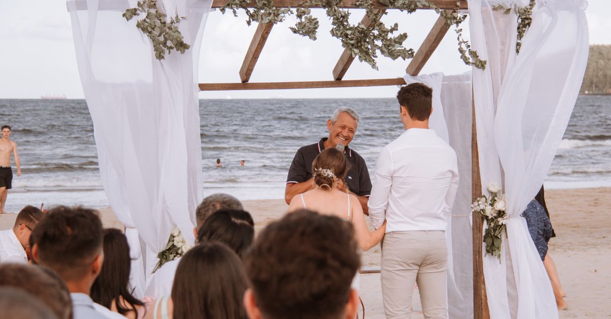What to Expect from your Destination Wedding Photographer in Coffs Harbour